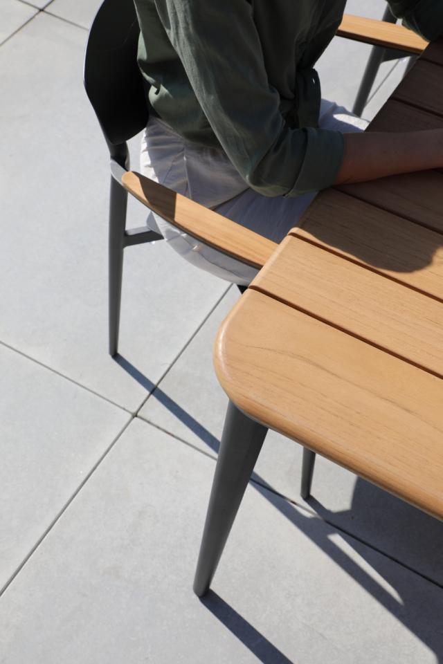 STAY NATURAL Teak Table